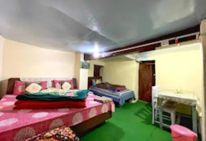 Standard Neljän Hengen Huone, Yatra Homestay Joshimath