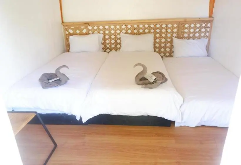 Standard-huone Jaettu Kylpyhuone, Leonora Beach Resort And Recreation