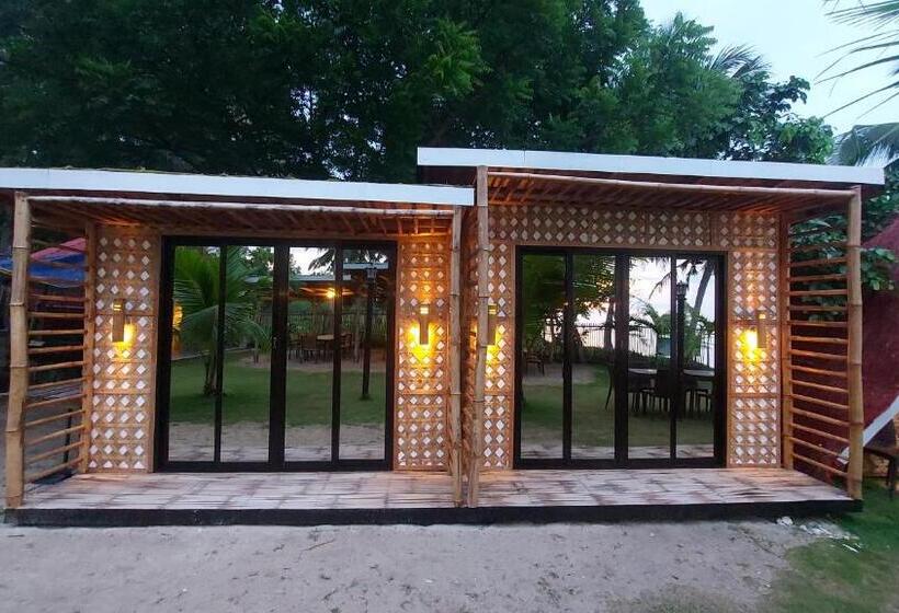 패밀리 룸 공용 욕실, Leonora Beach Resort And Recreation