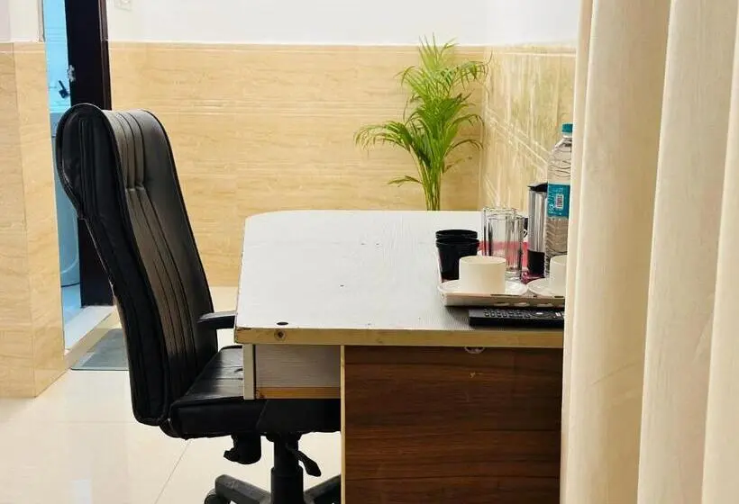 デラックスルーム, Relax In Noida Sector 18