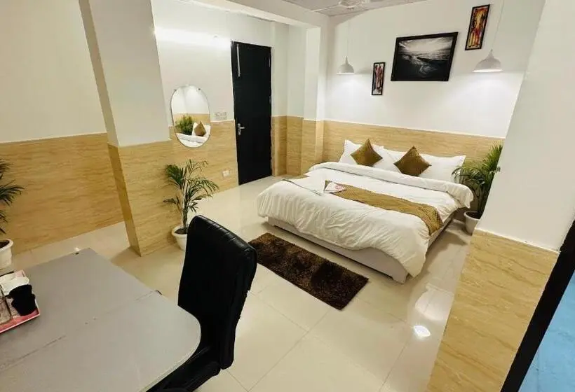 デラックスルーム, Relax In Noida Sector 18