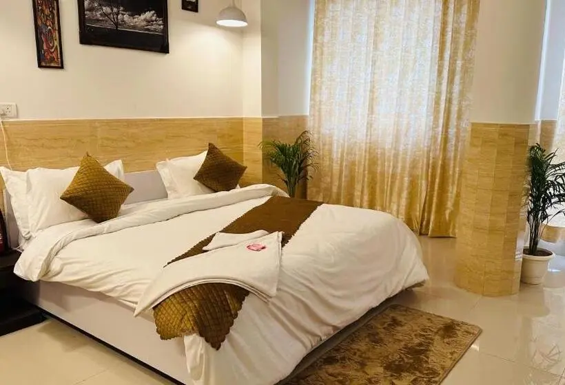 デラックスルーム, Relax In Noida Sector 18