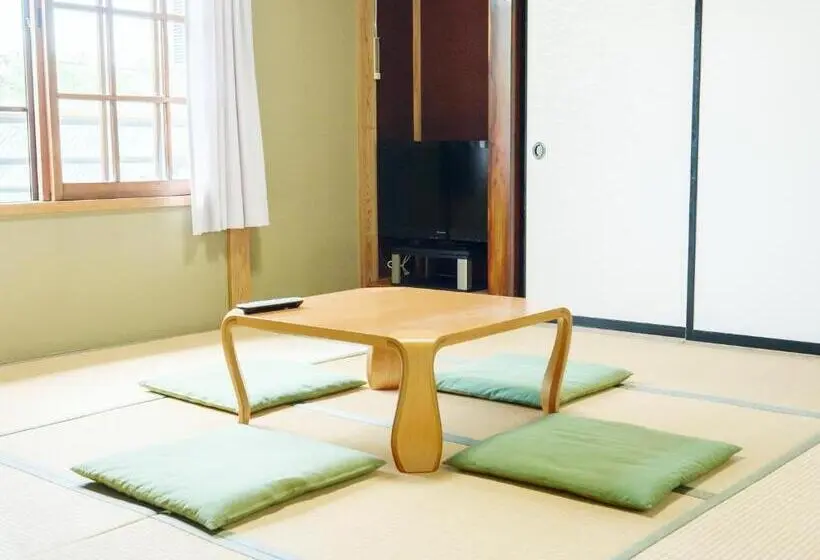 スタンダード４人部屋, メイプルハイム
