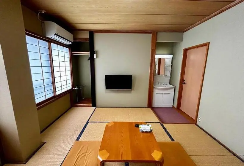 スタンダード４人部屋, メイプルハイム