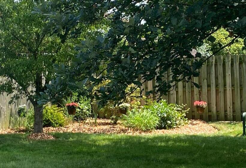 Номер Стандарт, Grandma Sang S Bed & Breakfast