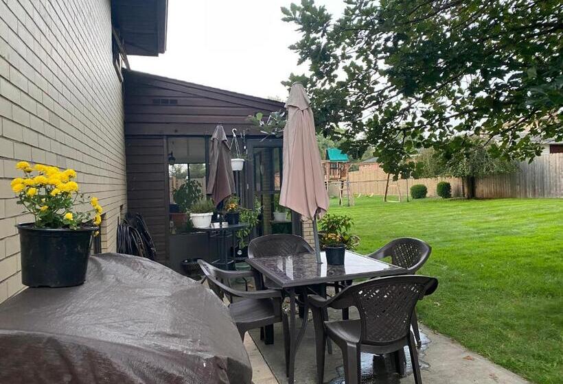 Номер Стандарт, Grandma Sang S Bed & Breakfast