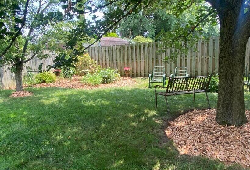 Номер Стандарт, Grandma Sang S Bed & Breakfast