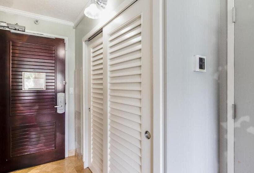 جناح مزوَّد بشرفة, Kauai Beach Resort Room 2401