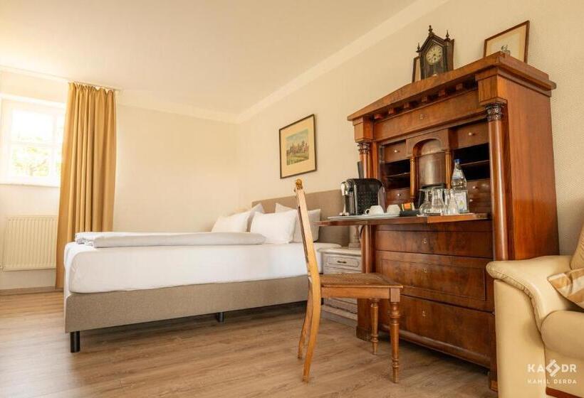 غرفة قياسية مزوَّدة بتراس, Landhotel Rosenhof Am Plauer See Garni Mit E Säule