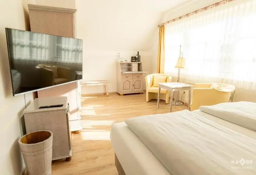 スタンダードルーム, Landhotel Rosenhof Am Plauer See Garni Mit E Säule