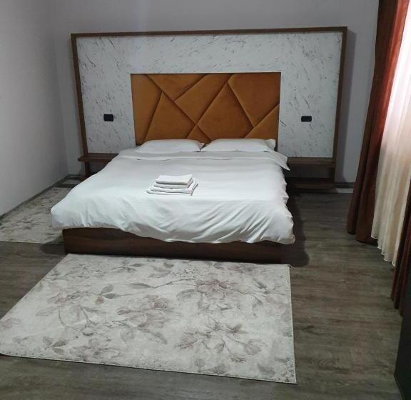 اتاق استاندارد سه نفره, Casa Laurentiu