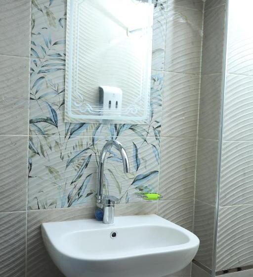 اتاق استاندارد سه نفره, Crystala Guest House