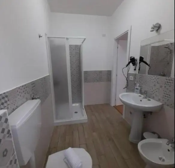 Standard Neljän Hengen Huone Parveke, Milazzo La Porta Delle Eolie 2.0
