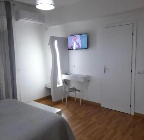 Standard Neljän Hengen Huone Parveke, Milazzo La Porta Delle Eolie 2.0