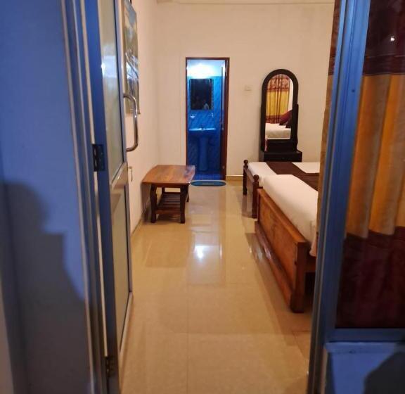 家庭房带园景, New White Rose