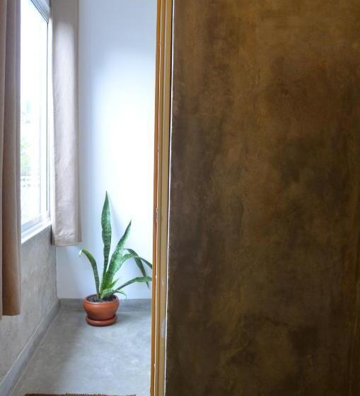 חדר סטנדרט נוף לגינה, The Stables Hotel Midigama