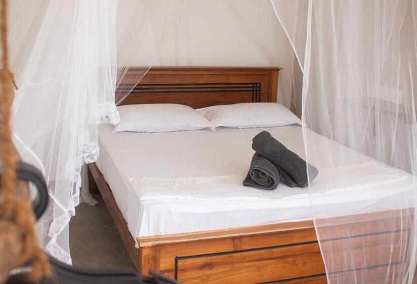 豪华海景房带阳台, The Stables Hotel Midigama