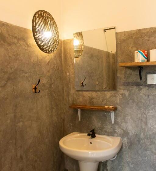 חדר סטנדרט, The Stables Hotel Midigama