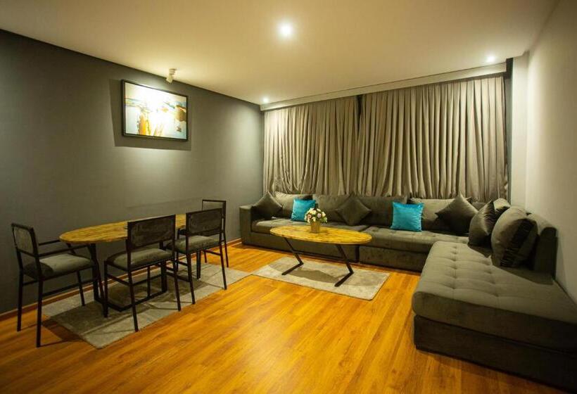 דירת חדר, Abm House