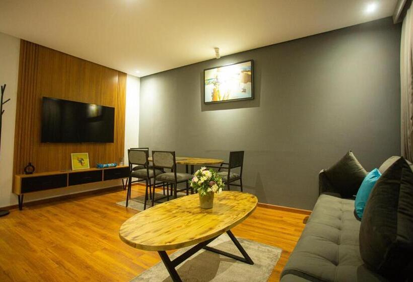 דירת חדר, Abm House