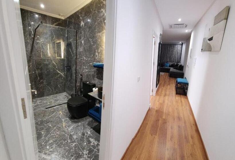 דירת חדר, Abm House