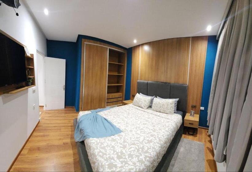 דירת חדר, Abm House