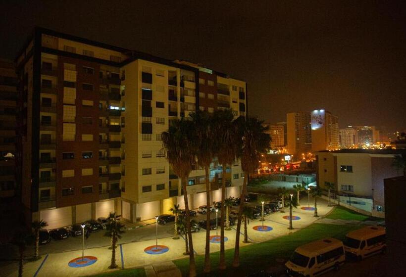 דירת שני חדרים, Abm House