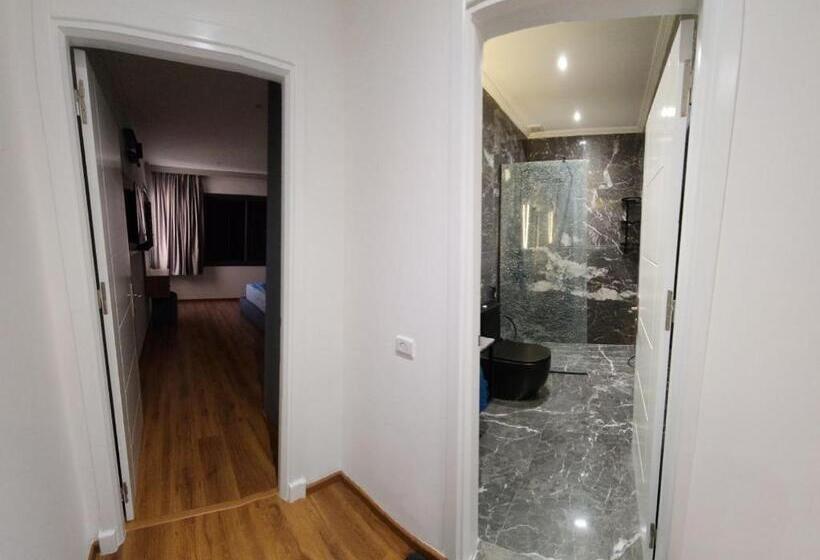 דירת שני חדרים, Abm House