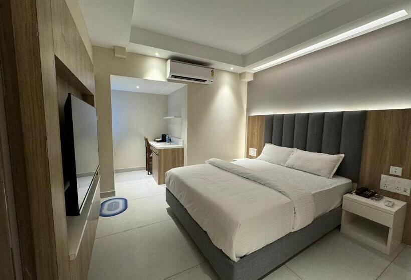 Quarto Estandar, Devdeep Porvorim