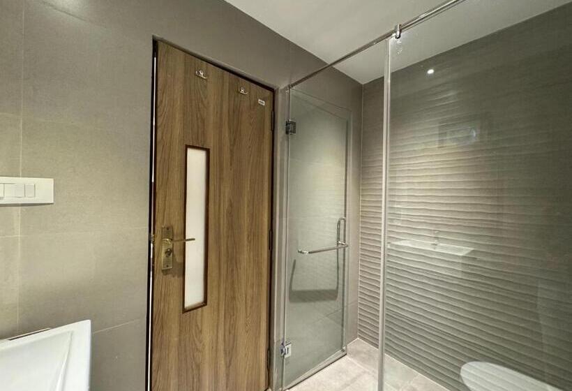 Quarto Estandar, Devdeep Porvorim