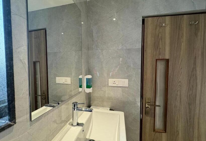 Quarto Deluxe, Devdeep Porvorim