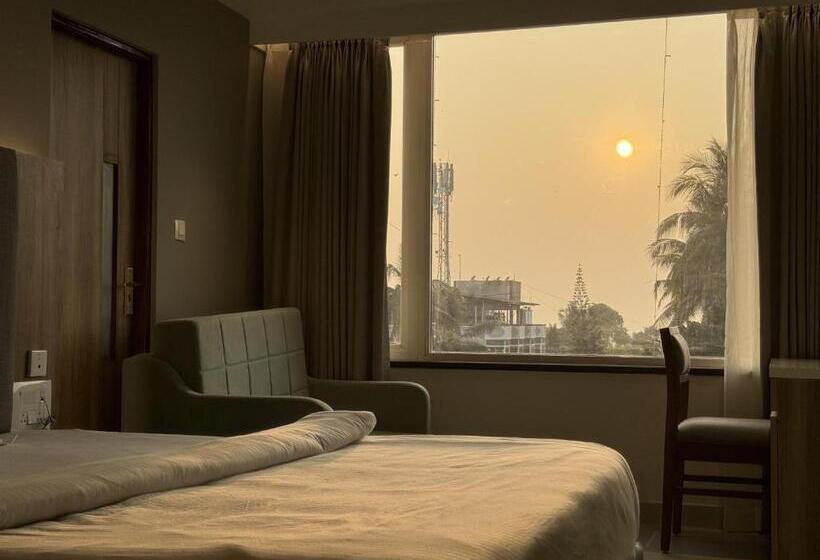 Quarto Deluxe, Devdeep Porvorim