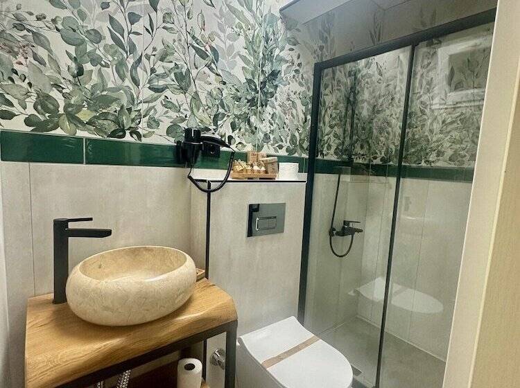 غرفة عائلية, Kingway Suite