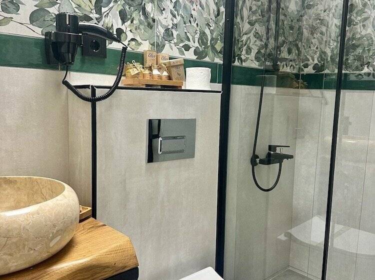 غرفة عائلية, Kingway Suite