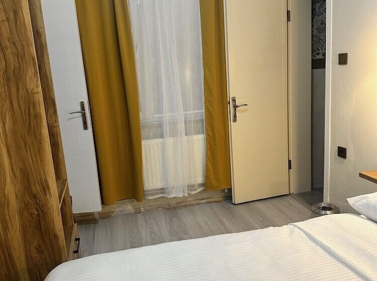 غرفة عائلية, Kingway Suite