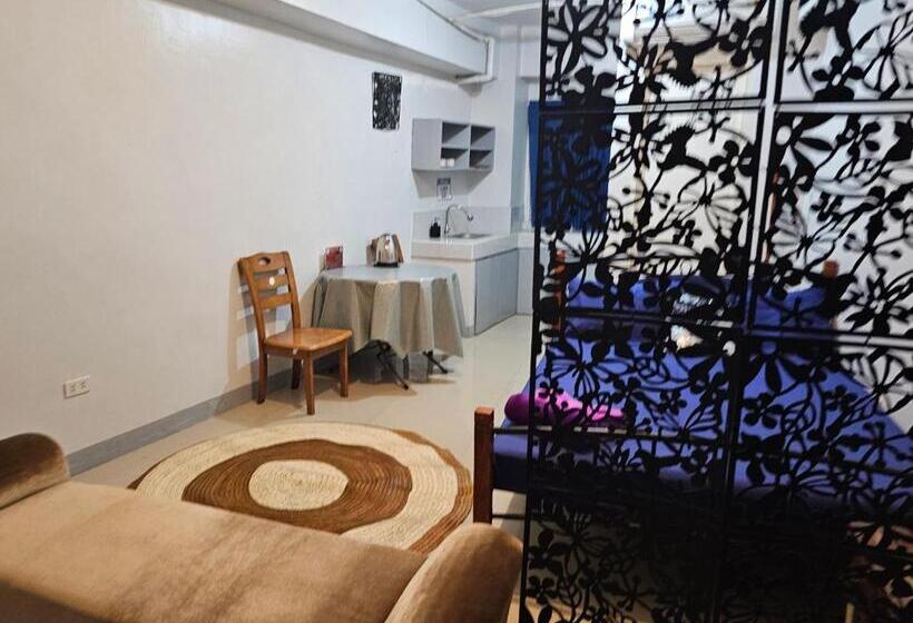 Quarto Estandar, B Backpackers Transient