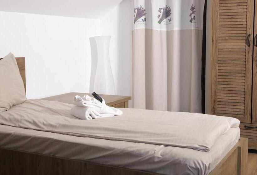 חדר סטנדרט לארבעה, Casa Pelerinului