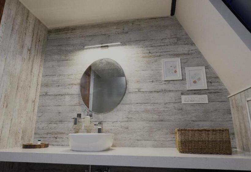 בקתת סופריור בת חדר 1, Inika