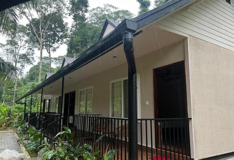 סוויטה עם מרפסת, Inika