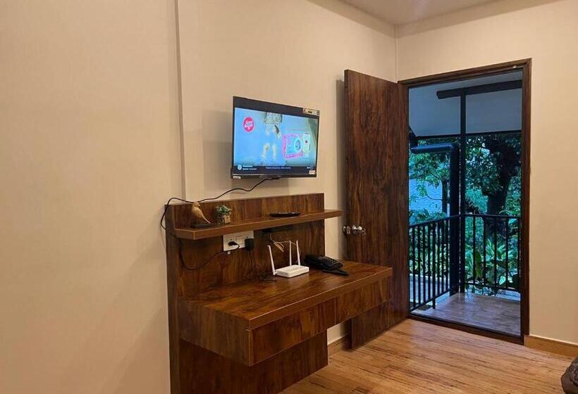 סוויטה עם מרפסת, Inika