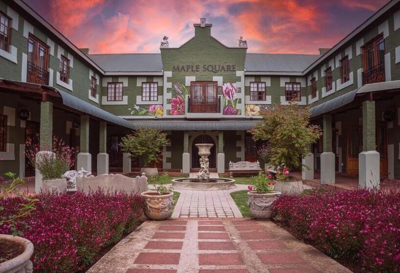 استودیوی لوکس, The Lofts @ Maple Square