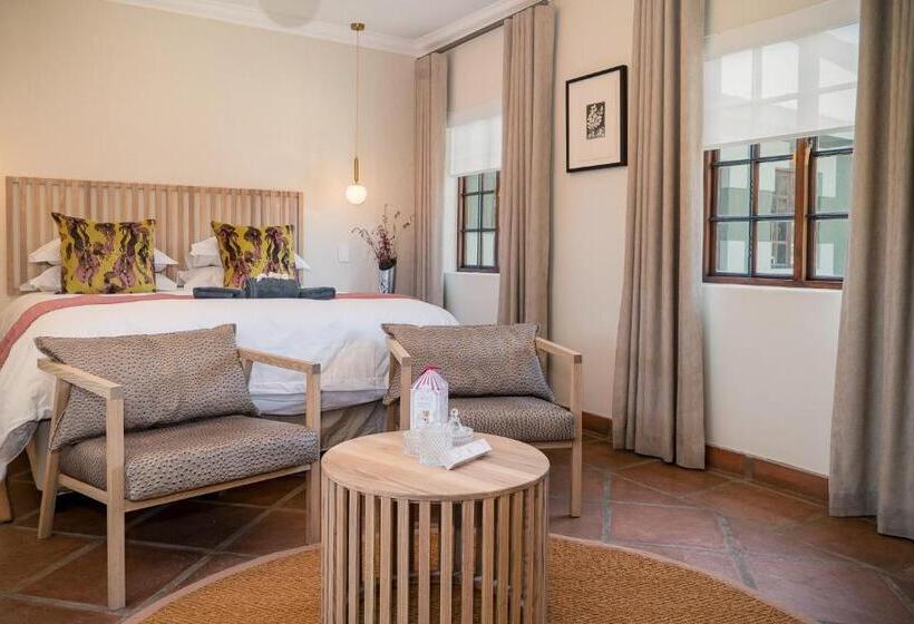 デラックススタジオ, The Lofts @ Maple Square