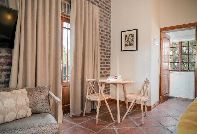 استودیوی لوکس, The Lofts @ Maple Square