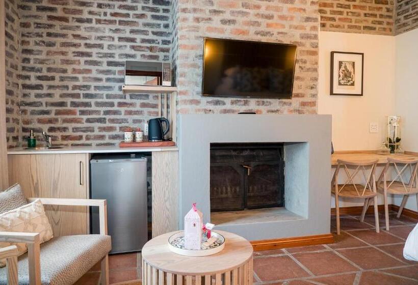 إستوديو ديلوكس, The Lofts @ Maple Square