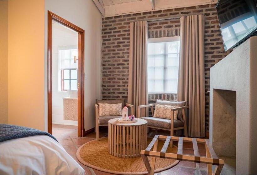 デラックススタジオ, The Lofts @ Maple Square