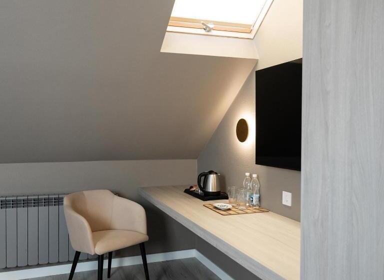 غرفة قياسية, R.