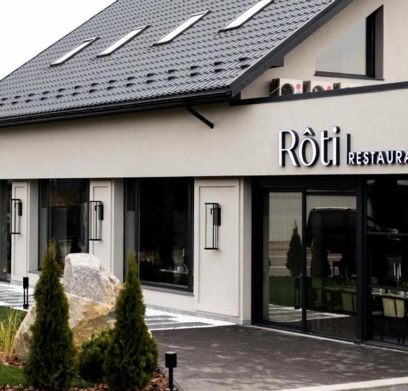 غرفة قياسية سرير كينج, R.