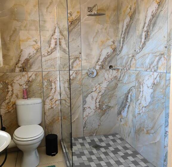 标准间, Back Of The Moon Guesthouse