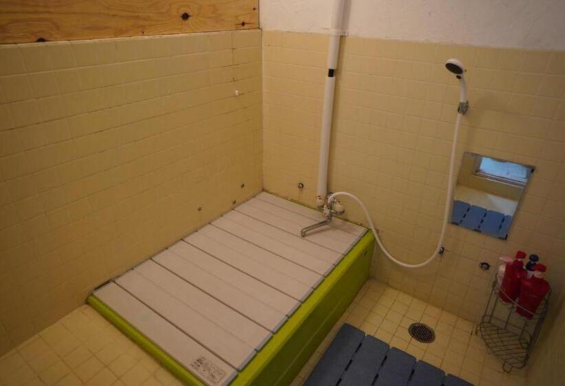 Quarto Quadruplo Estandar Banheiro Compartilhado, ありえすか Alyeska