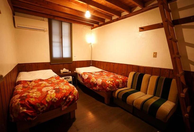 Quarto Quadruplo Estandar Banheiro Compartilhado, ありえすか Alyeska